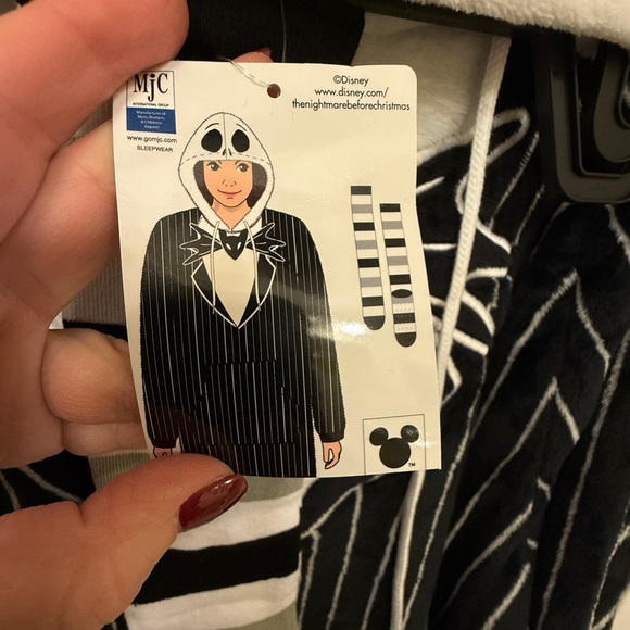 Disney Jack Skellington Nightmare before Christmas Pajama Set Socks NEW Sz 8/10 - Picture 13 of 14